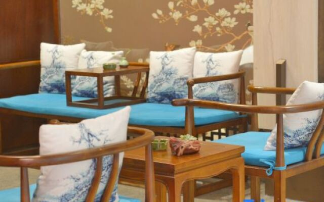 Quintessence Century Hotel
