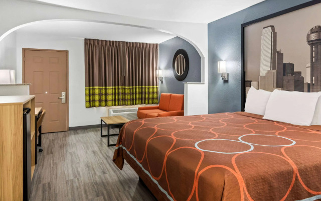 Super 8 by Wyndham Grand Prairie Southwest