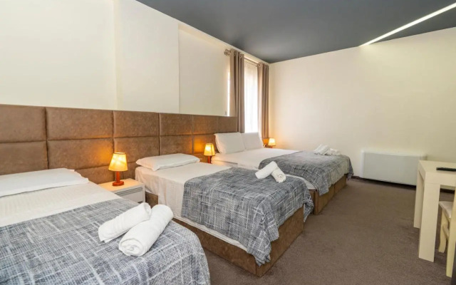 Hotel Emigranti 2