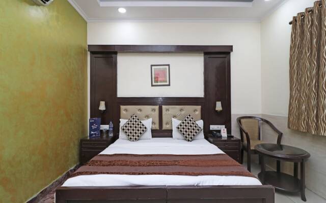 OYO 377 Hotel Excellent
