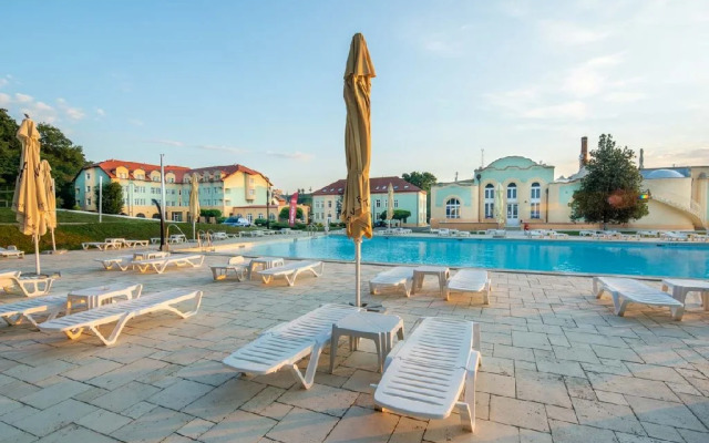 Complex Jasmine Ocna Sibiului  Hotel Helios