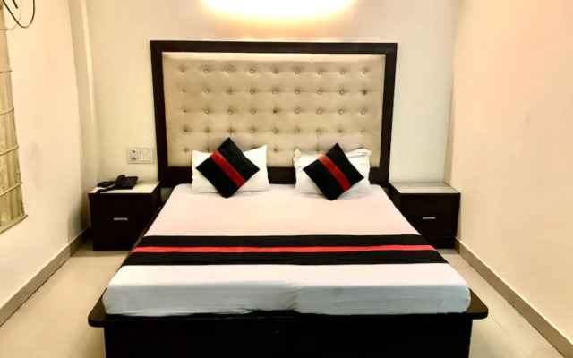 Vivek Hotel