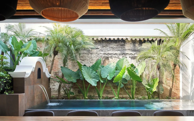 Singular Signature Residences