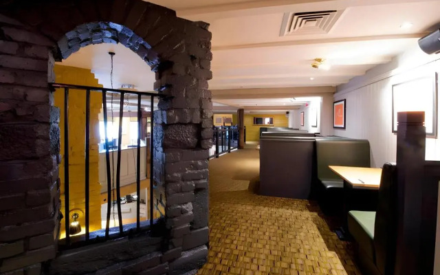 Premier Inn Nottingham West