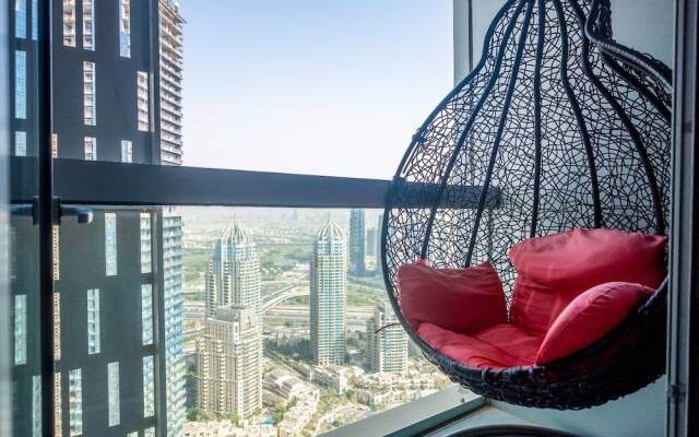 Cayan Tower by Bravoway