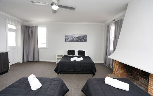 The Lakes Hotel