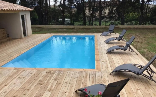 Cozy Villa in Saint-laurent-la-vernede