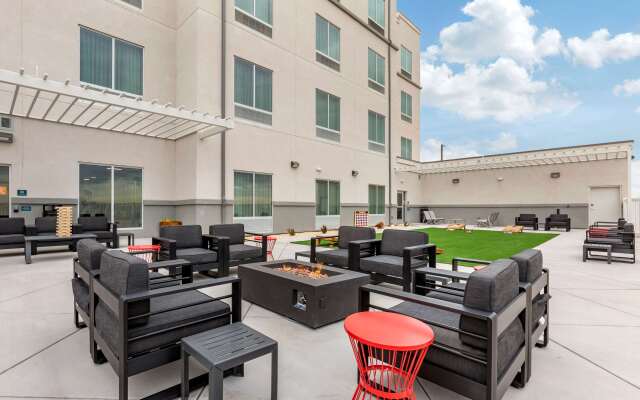 MainStay Suites Carlsbad South