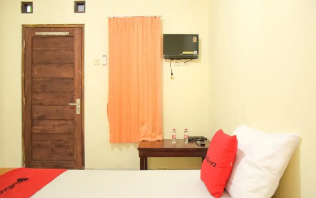 RedDoorz Syariah @ Jakal Atas