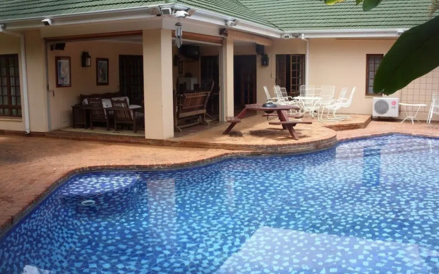 12 Fleetwood Lodge