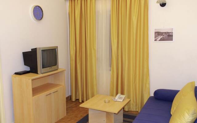 Apartment With Wifi, at 4 km. From City of Trogir