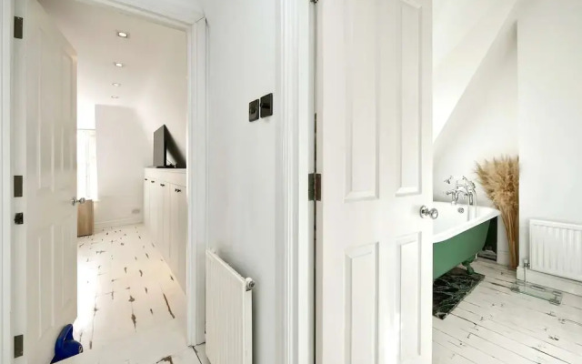 Contemporary 1 bed Apartment Chelsea