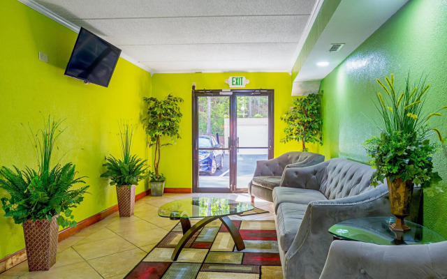 Quality Inn & Suites near Six Flags East