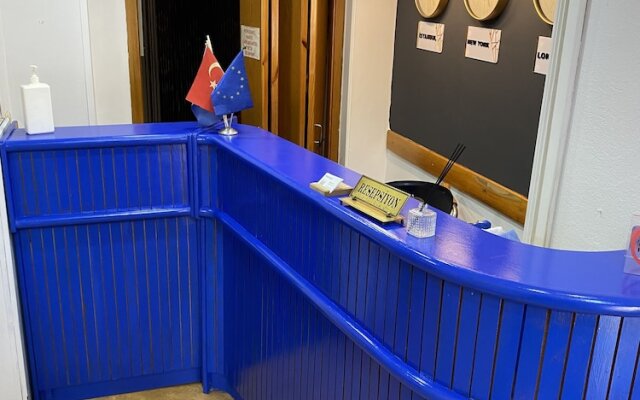 Petek Hotel