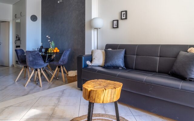 Modern Apartment With Balcony, Near Shopping Mall
