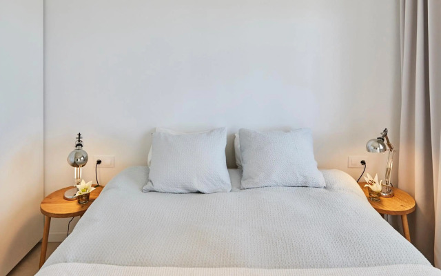 Sunny Beachfront Escape