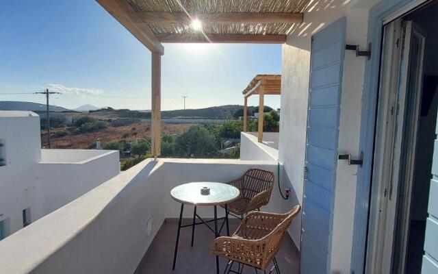 Casa Di Kimolos Apartments