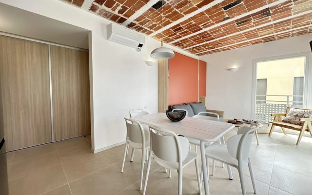 Arago 271 in Roses With 2 Bedrooms and 2 Bathrooms