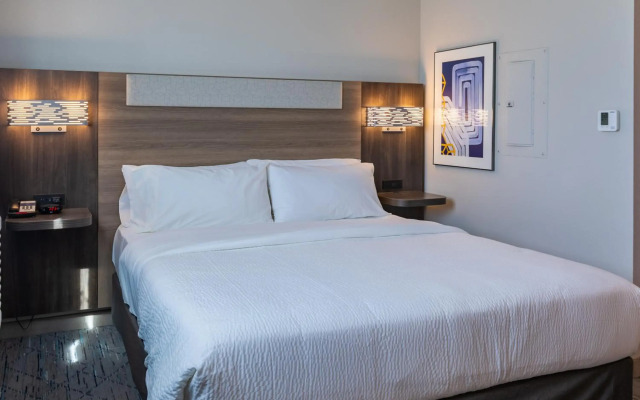 Holiday Inn Express & Suites Englewood Denver South by IHG