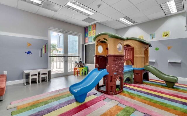 The Club at Brickell Bay Luxury Suites