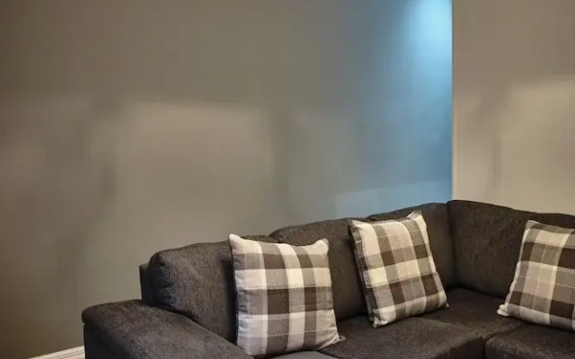 The Townhouse Simple2let Serviced Apartments