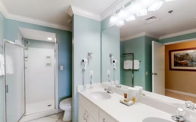 Tops'l 1008a Chalet by RedAwning