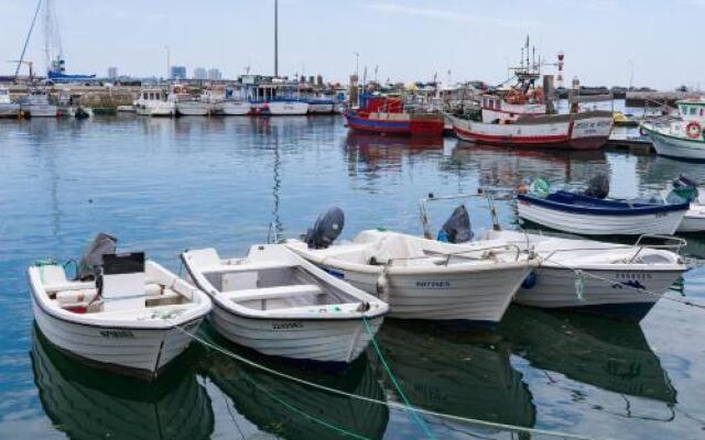 Sado Blue - City & River Flats by Be@home