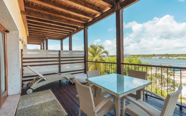 Studio 3 Guests Balcony With Views Fishing Lodge