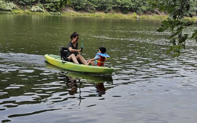 Pocono Dog-Friendly Home on River
