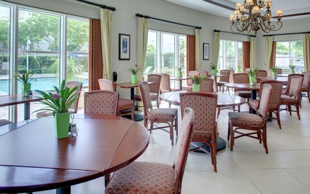 Holiday Inn Express & Suites Kendall by IHG