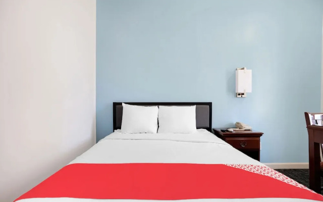 OYO Hotel Calhoun GA I-75 & US-41 Hwy