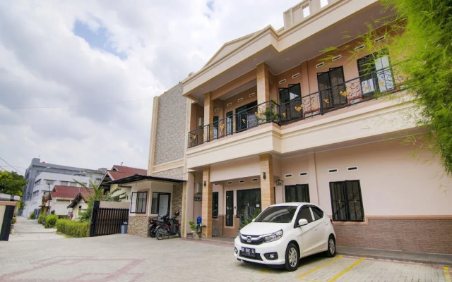 The Shine Residence by OYO Rooms