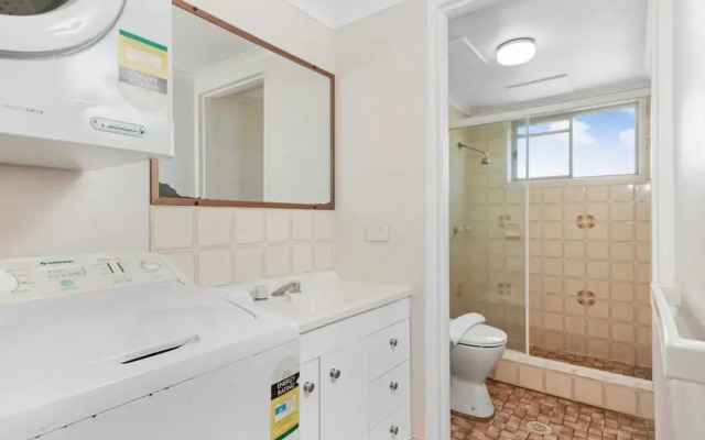 Superb 1 Bedroom Apartment Near the Beach