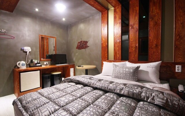 Busan Jangjeon-dong Oops