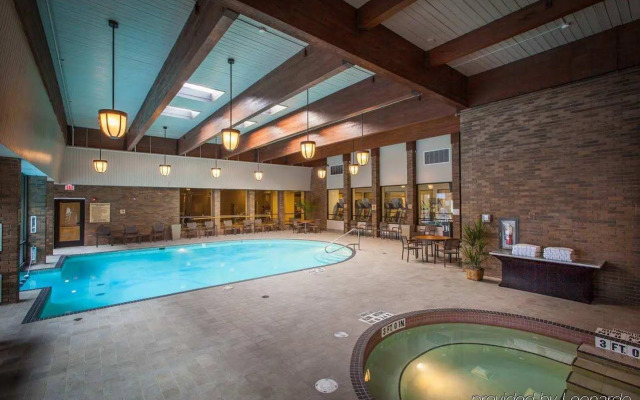 Doubletree by Hilton Pittsburgh — Green Tree