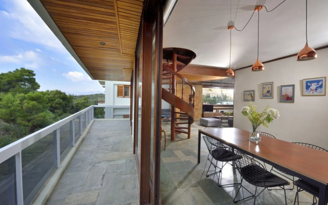 KARYATIS LUXURY MAISONETTE by K&K