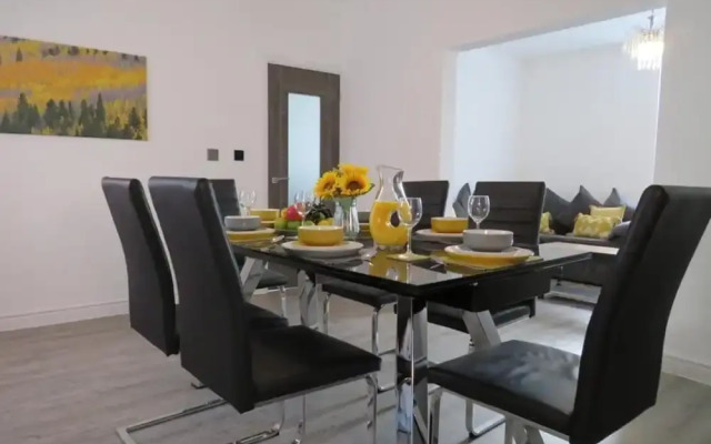 Stay in Comfort , Completely Renovated