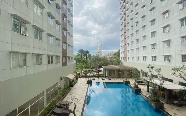 Affordable Studio Room Pool View Pinewood Jatinangor Apartment