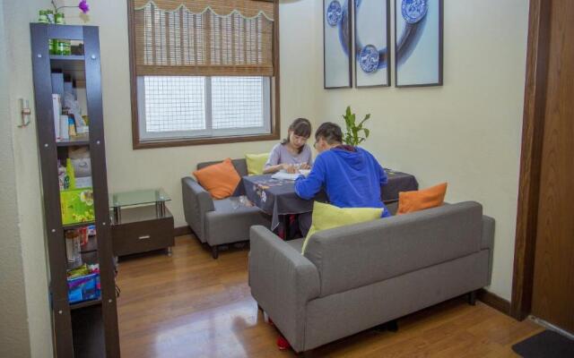 Housheng Youth Hostel