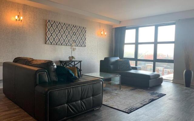 Luxury 9ine Bull Ring Apartment, Stunning city view, Free Parking, Amazing Fireplace