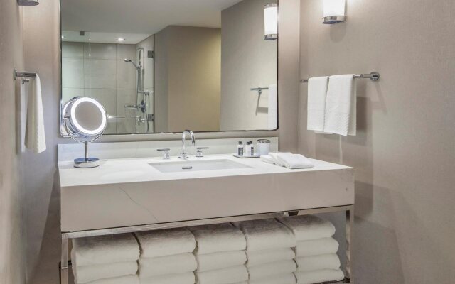 The Marquette Hotel, Curio Collection by Hilton