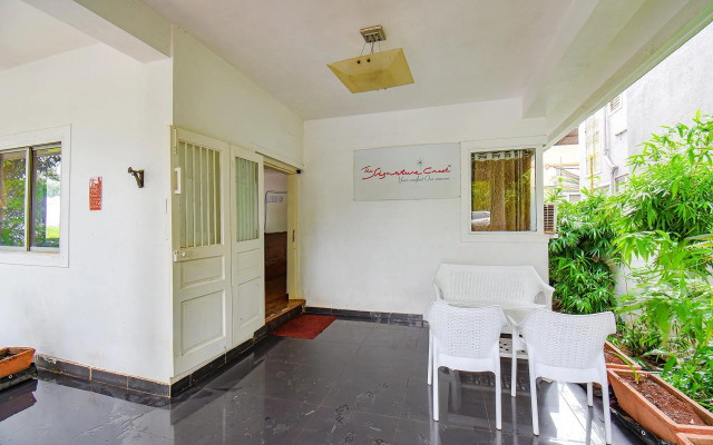 Fabhotel Silver Nest