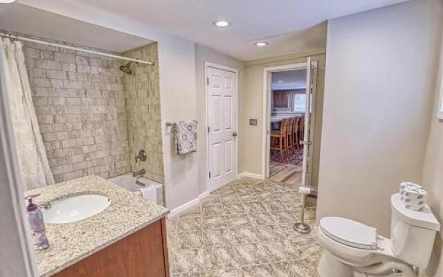 33 West Washington Street