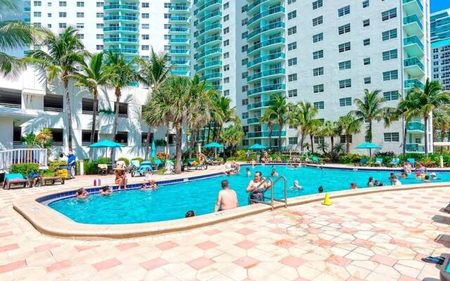 The Tides by Miami Te Espera