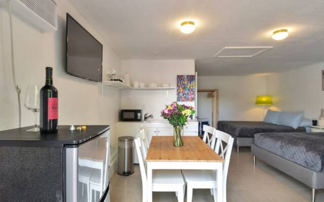 Beautiful Property in Hallandale Beach!!!