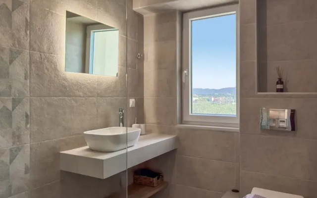 AeNaos Luxury Villa
