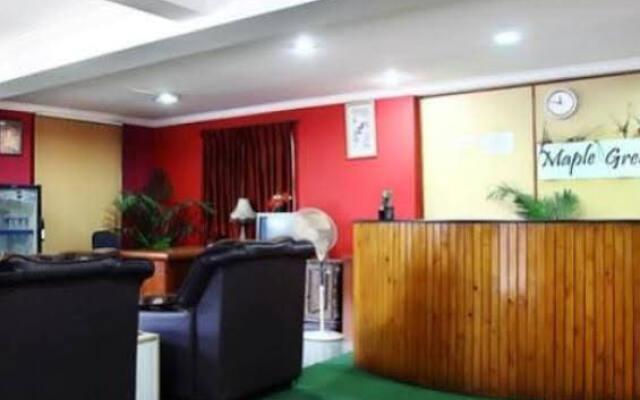 OYO 4606 Hotel Maple Green Suites