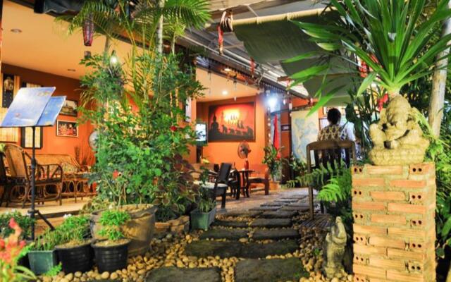 All In 1 Guesthouse Chiang Mai