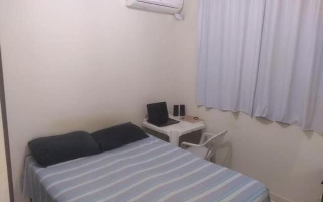 Apt completo-Ar-TV-Portaria 24h-Piscina-Praia