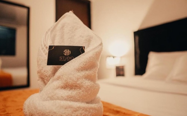 Studio House Hotel